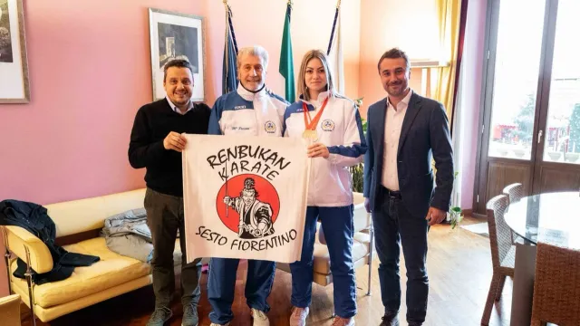 La campionessa mondiale di Karate Fesik ricevuta dal sindaco